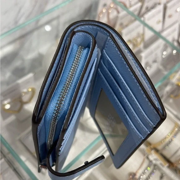 MICHAEL KORS Medium Saffiano Leather Bifold Zip CN Wallet
Sky Blue - Picture 13 of 14